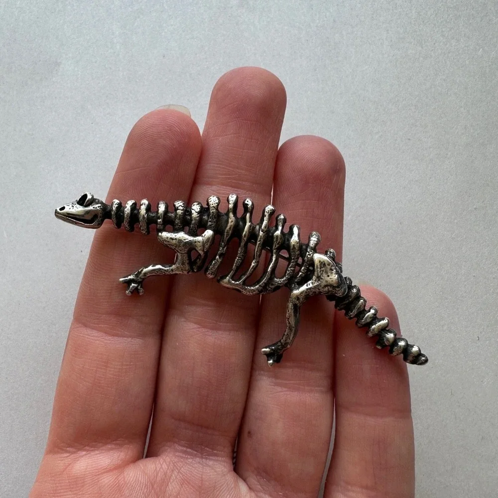 Vintage 925 Sterling Silver Dinosaur Skeleton Brooch Pin‎ Lizard Fossil Bone